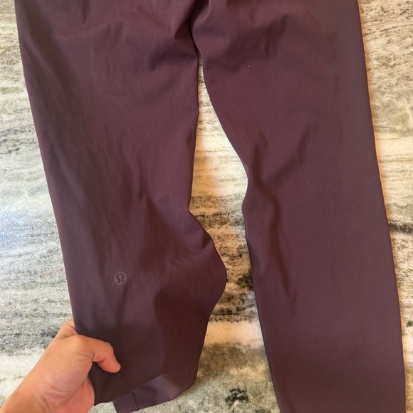Lululemon On The Fly Pant 28” Black Cherry Size 4 - Picture 5 of 7